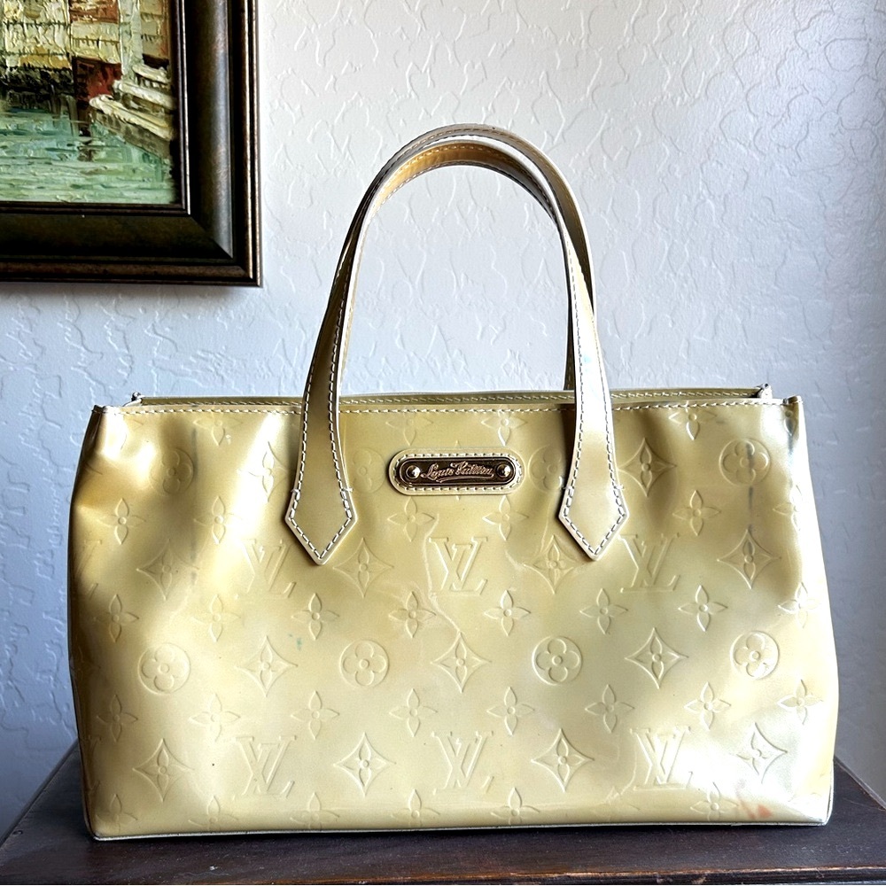Louis Vuitton Wilshire PM Vernis Yellow